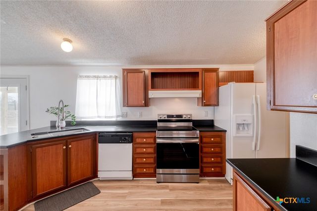 250 Rocky Road, Lockhart, TX 78644