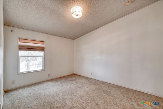 250 Rocky Road, Lockhart, TX 78644