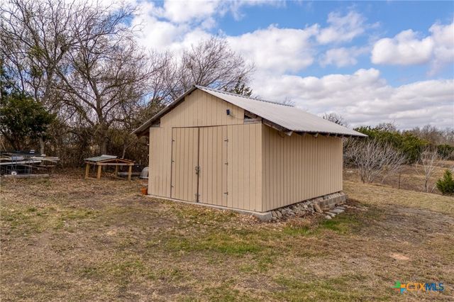 250 Rocky Road, Lockhart, TX 78644