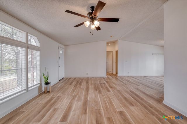 250 Rocky Road, Lockhart, TX 78644