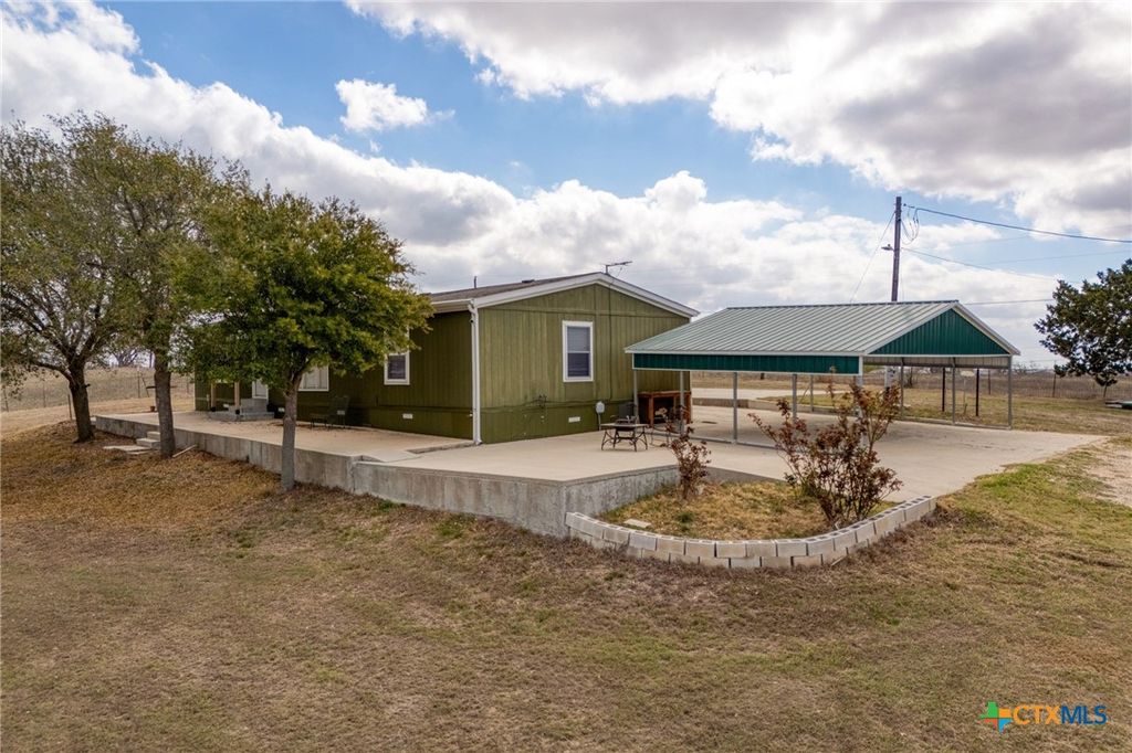 250 Rocky Road, Lockhart, TX 78644