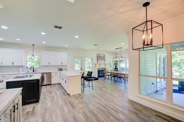 111 Oak Leaf Trail, Benton, LA 71006