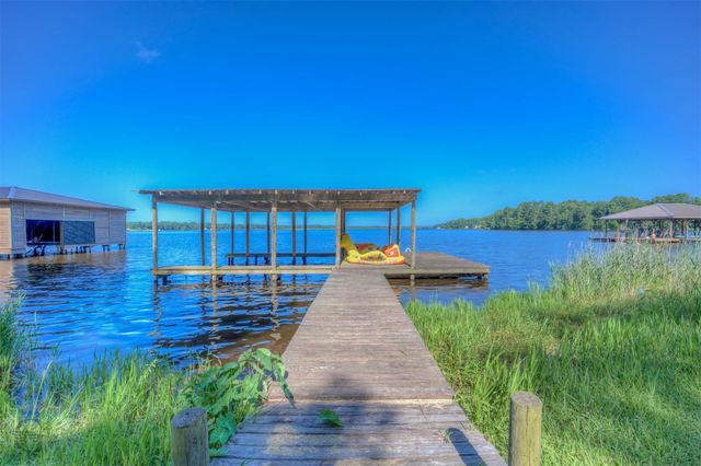 111 Oak Leaf Trail, Benton, LA 71006