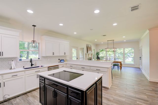 111 Oak Leaf Trail, Benton, LA 71006