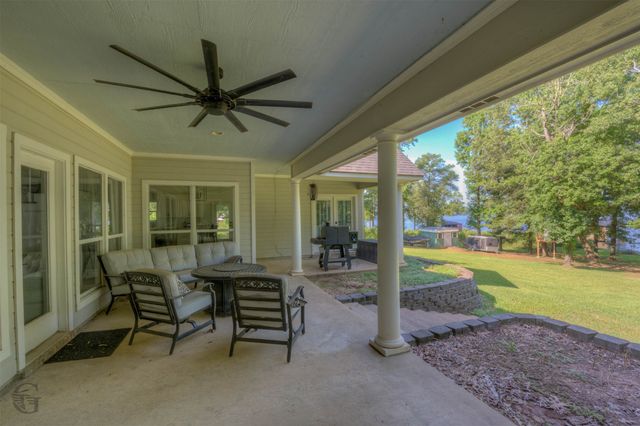 111 Oak Leaf Trail, Benton, LA 71006