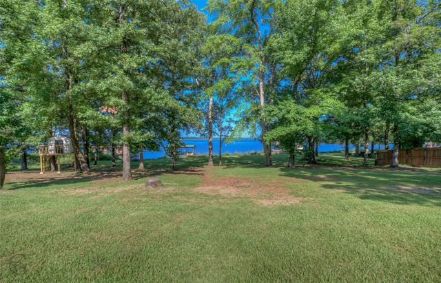 111 Oak Leaf Trail, Benton, LA 71006