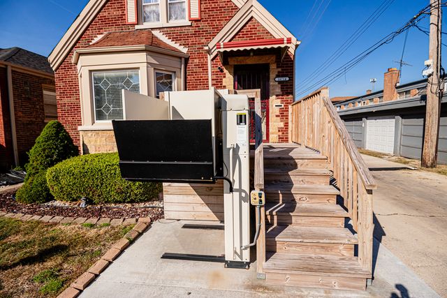 10714 S Eberhart Avenue, Chicago, IL 60628