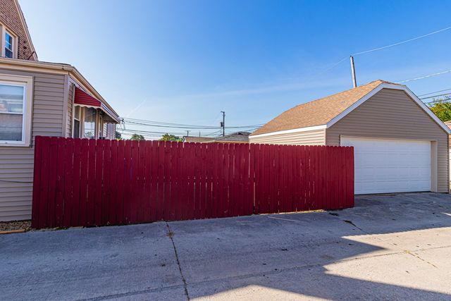 10714 S Eberhart Avenue, Chicago, IL 60628