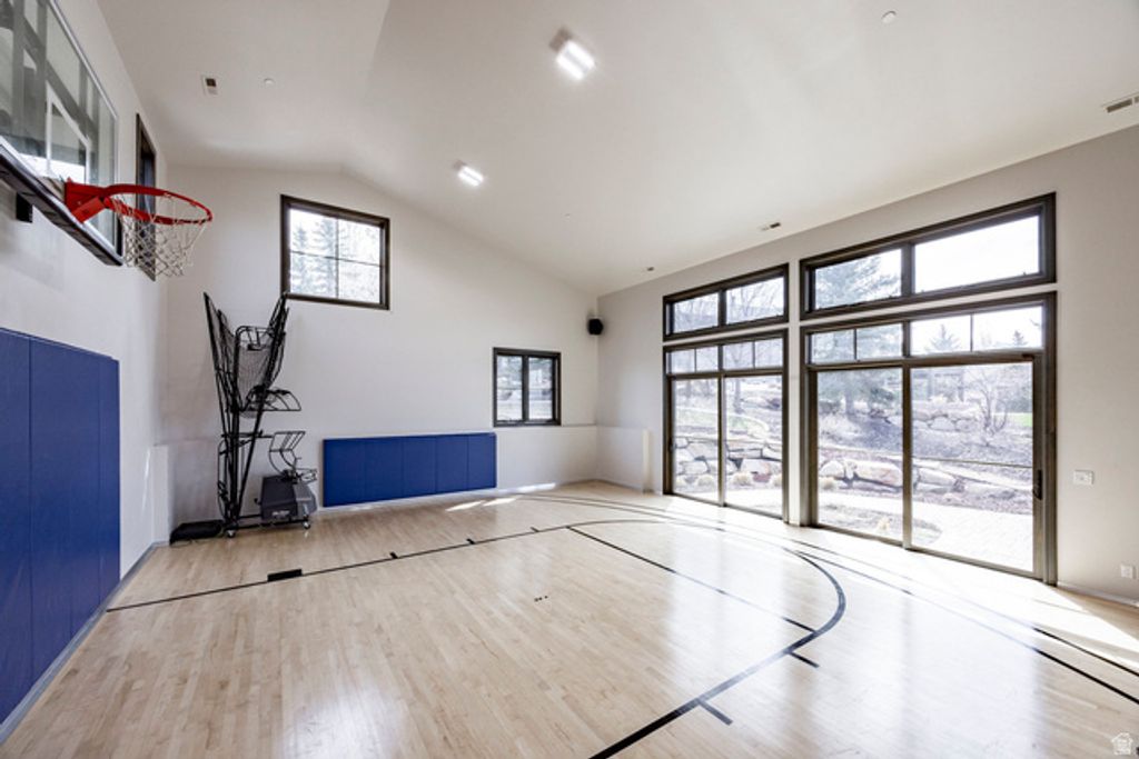 Image 16 of property listing at 5925 MOUNTAIN RANCH DR, Park City, UT 84098