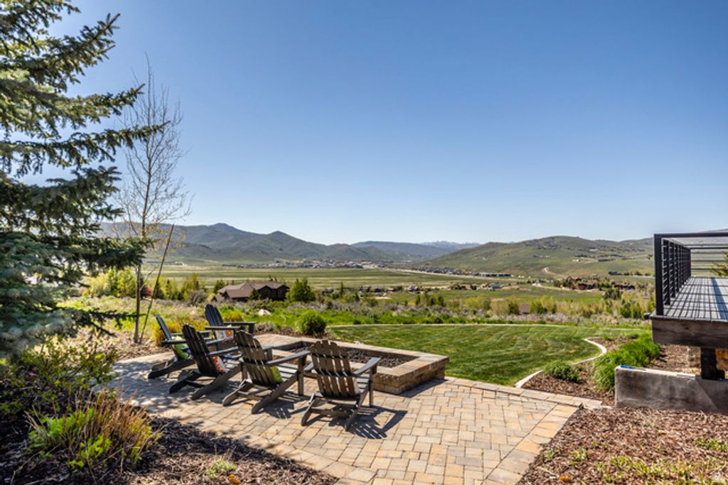 Image 5 of property listing at 5925 MOUNTAIN RANCH DR, Park City, UT 84098