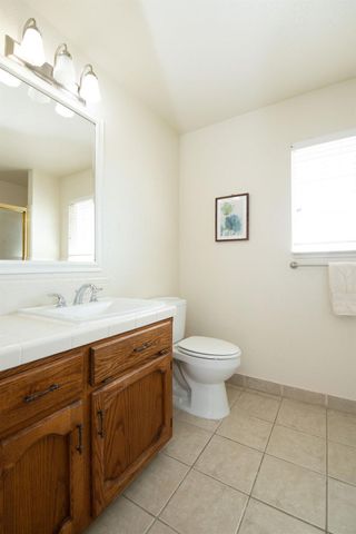 512 Thompson Way, Escalon, CA 95320