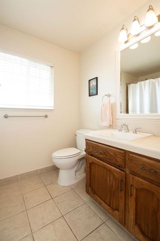 512 Thompson Way, Escalon, CA 95320
