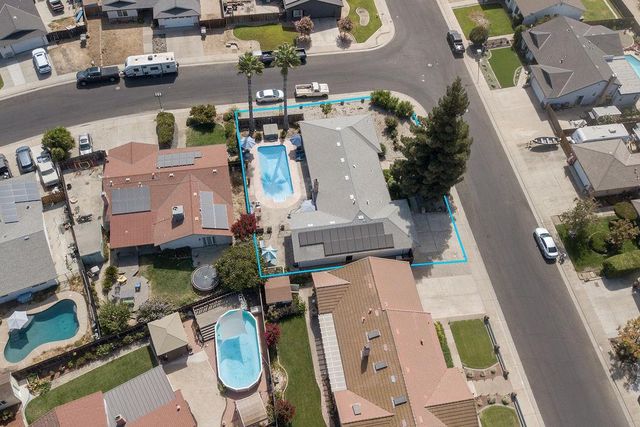 512 Thompson Way, Escalon, CA 95320