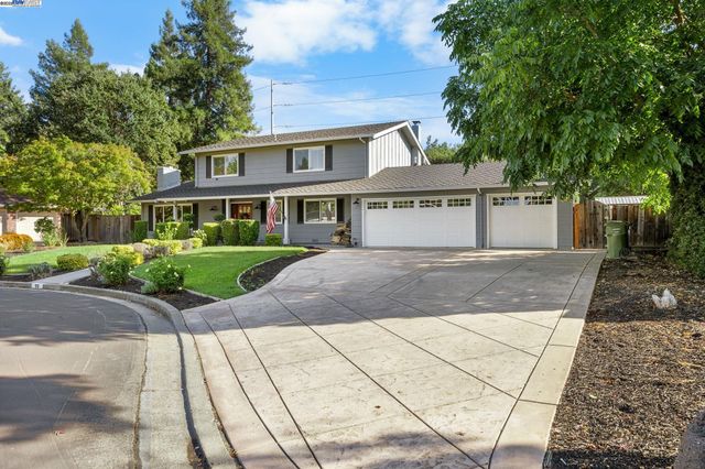 90 Princeton Ct, Danville, CA 94526
