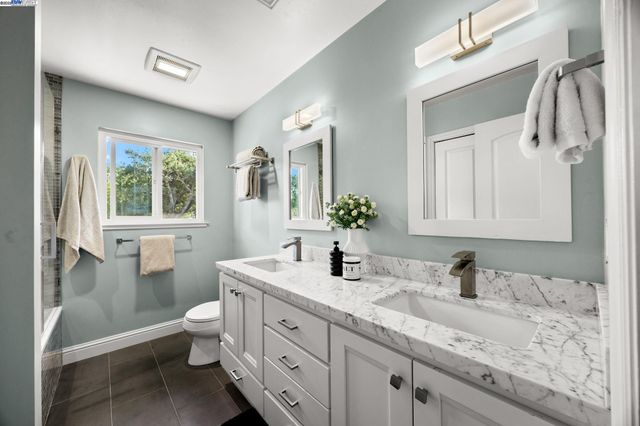 90 Princeton Ct, Danville, CA 94526