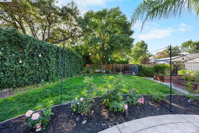 90 Princeton Ct, Danville, CA 94526