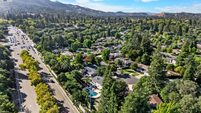 90 Princeton Ct, Danville, CA 94526