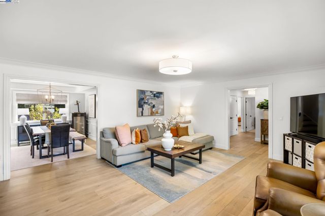 90 Princeton Ct, Danville, CA 94526