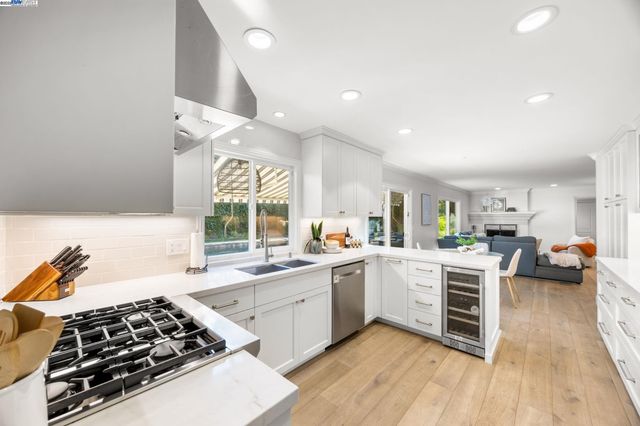 90 Princeton Ct, Danville, CA 94526