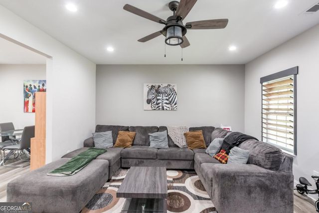 357 Orchard Way SE, Calhoun, GA 30701