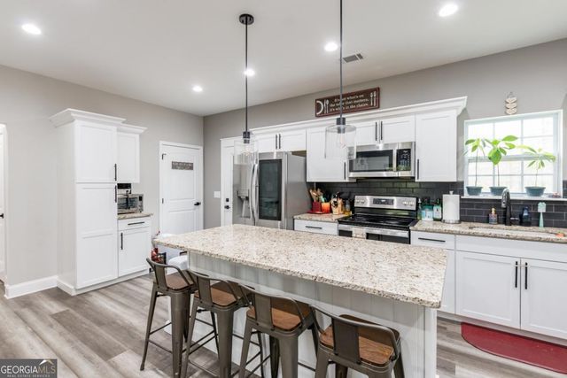 357 Orchard Way SE, Calhoun, GA 30701