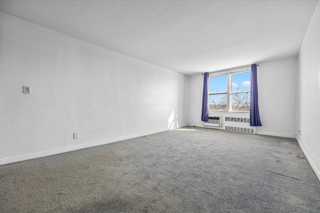 3976 57th St Apt 6E, New York City, NY 11377