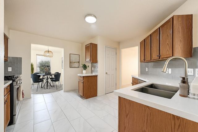 8027 Saffron Lane, Baytown, TX 77521