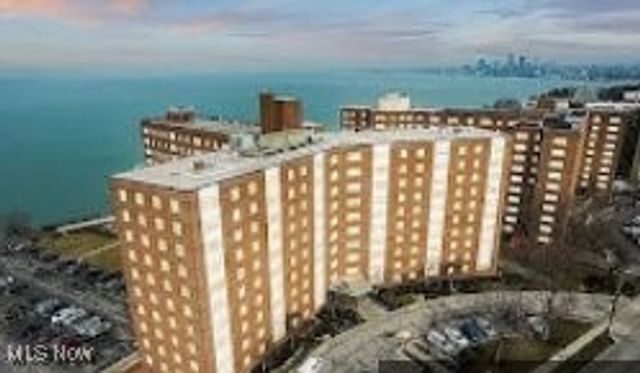 11850 Edgewater Drive 114, Lakewood, OH 44107