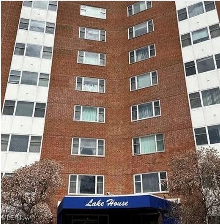 11850 Edgewater Drive 114, Lakewood, OH 44107