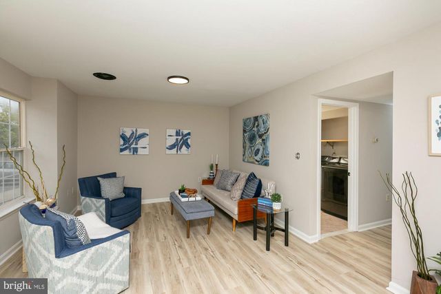 138 GEORGETOWN SQ, Martinsburg, WV 25401