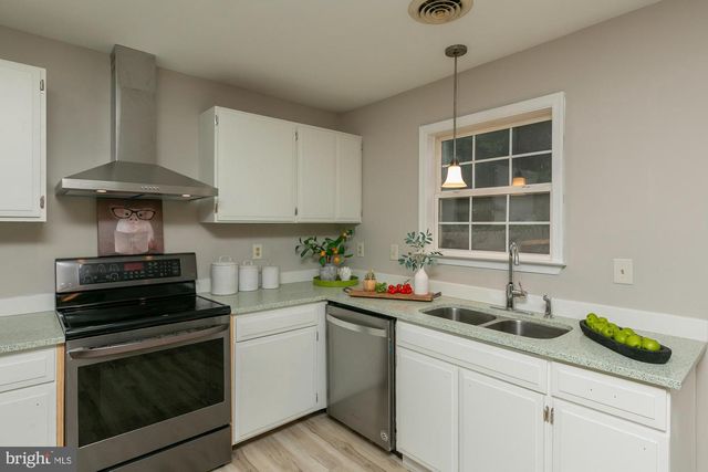 138 GEORGETOWN SQ, Martinsburg, WV 25401