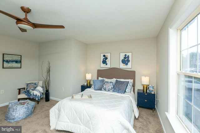 138 GEORGETOWN SQ, Martinsburg, WV 25401