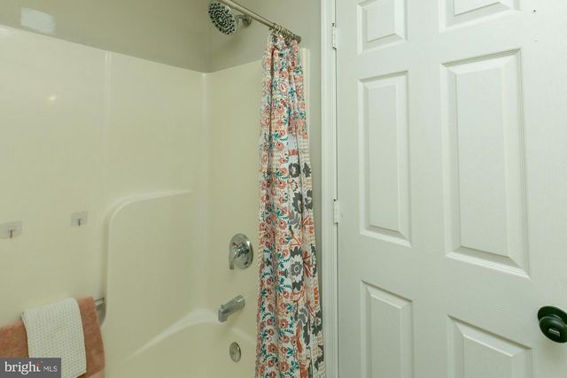 138 GEORGETOWN SQ, Martinsburg, WV 25401