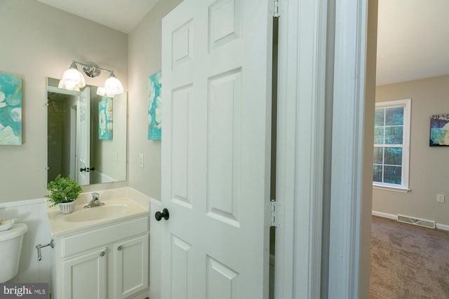 138 GEORGETOWN SQ, Martinsburg, WV 25401