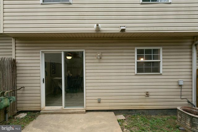138 GEORGETOWN SQ, Martinsburg, WV 25401