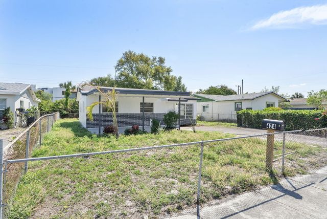 424 NW 2nd Terrace, Deerfield Beach, FL 33441