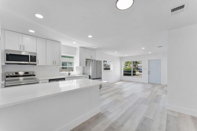 424 NW 2nd Terrace, Deerfield Beach, FL 33441