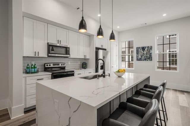 3165 Dogwood Drive 106, Hapeville, GA 30354