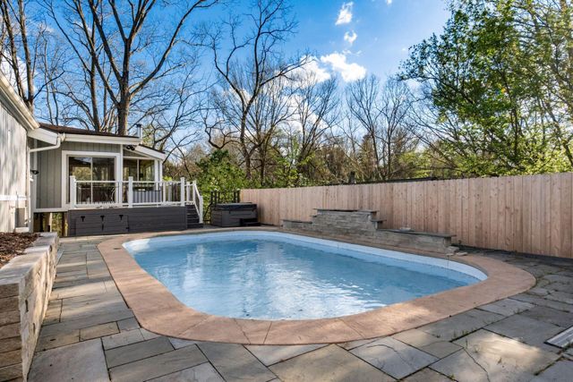 451 Fairlawn Drive, Columbus, OH 43214