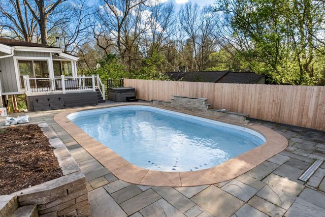 451 Fairlawn Drive, Columbus, OH 43214