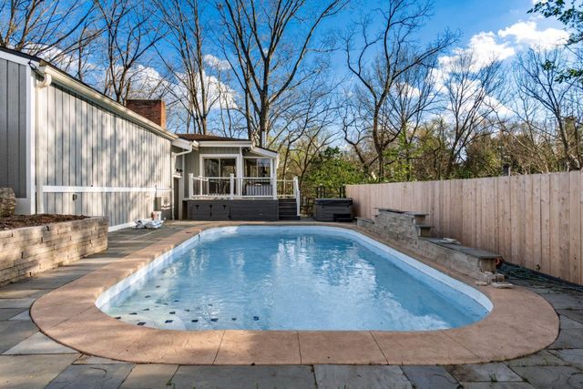 451 Fairlawn Drive, Columbus, OH 43214