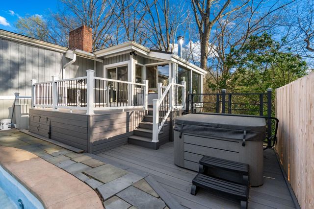 451 Fairlawn Drive, Columbus, OH 43214