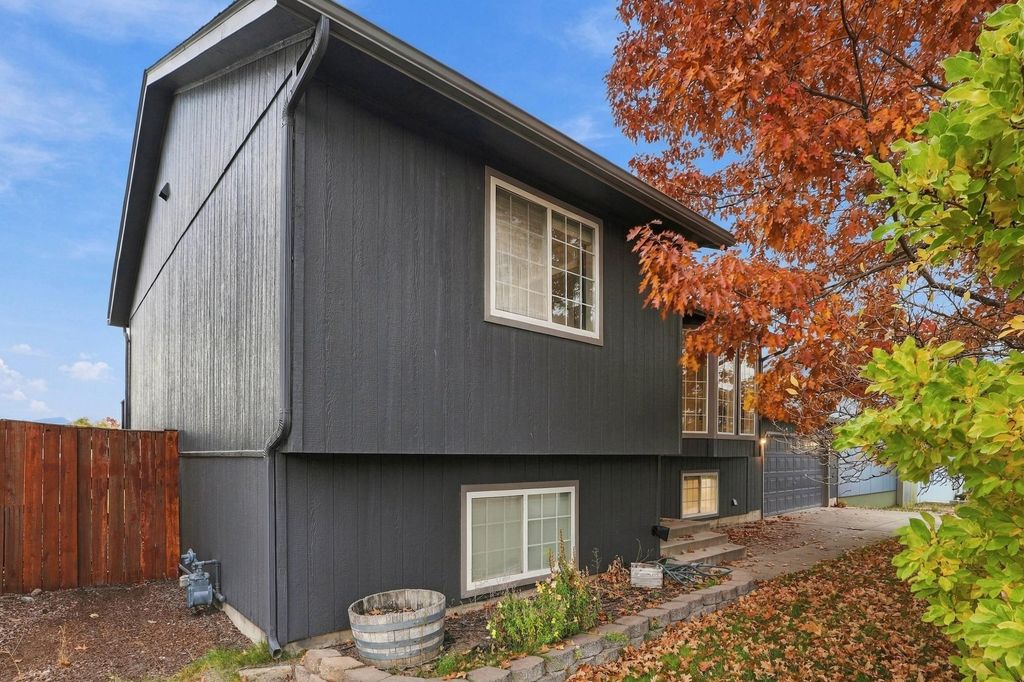 20005 E Grace Ln, Otis Orchards, WA 99027 photo 4