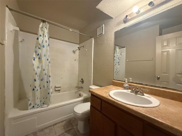 8100 Creekbend Drive 181, Houston, TX 77071