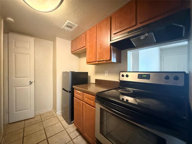 8100 Creekbend Drive 181, Houston, TX 77071