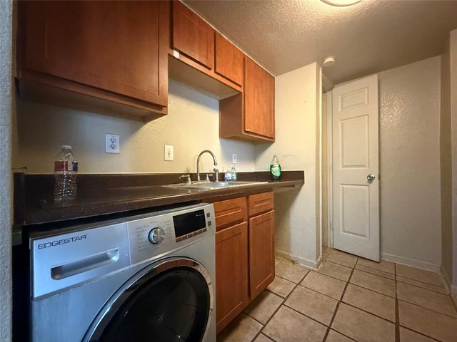 8100 Creekbend Drive 181, Houston, TX 77071