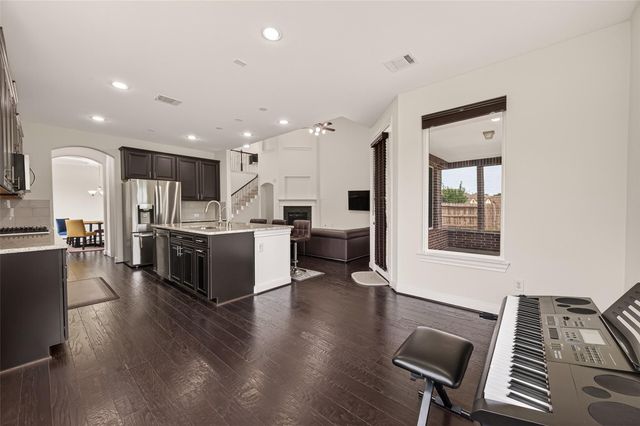 4002 Dogwood Canyon Lane, Sugar Land, TX 77479