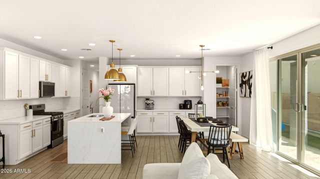 1918 W LARIAT Lane, Phoenix, AZ 85085