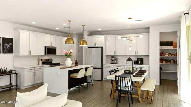 1918 W LARIAT Lane, Phoenix, AZ 85085