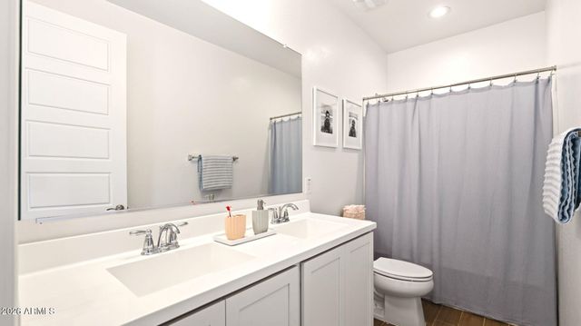 1918 W LARIAT Lane, Phoenix, AZ 85085